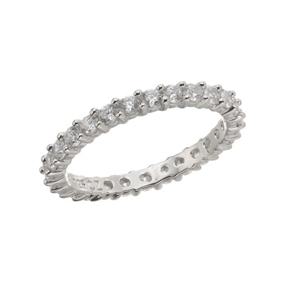 華奢なデザインがお手元を美しく演出してくれる、フルエタニティリングです。