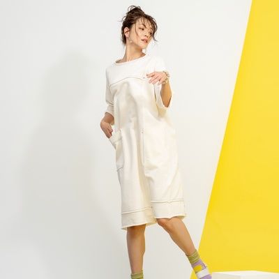 KiKKi ゆったりシルエットのスッキリワンピース