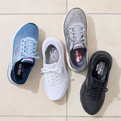 スケッチャーズ Slip-ins マックスクッショニングアデルフィ