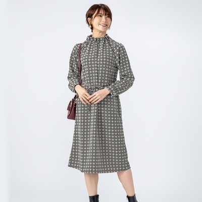 Provador 楽ちんタックハイネックワンピース