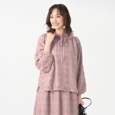 アンドラブ（&LOVE） &LOVE チュールモチーフ刺繍のフェミニンプルオーバー - 736462