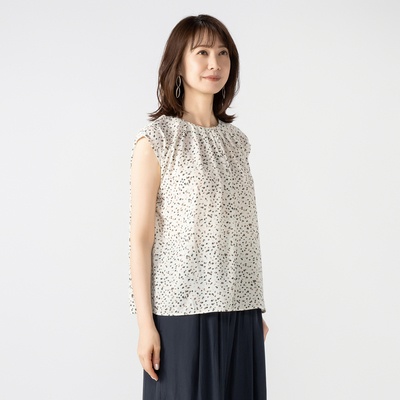 CARRIERE プリントエレガントタックブラウス