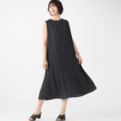  CARRIERE 体型カバーのエレガントプリーツワンピース - 744339
