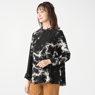 ModdedAnce モードプリントアシンメトリーブラウス