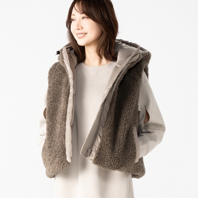 MASAGO フェイクラムの中綿入りフード付きベスト