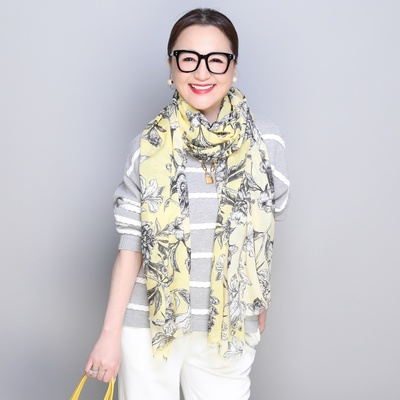 ANNE COQUINE デッサン調フラワープリントスカーフ