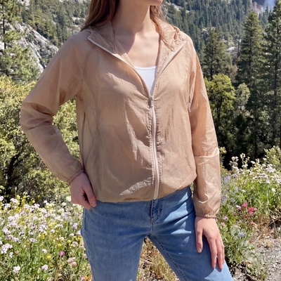 Provador メーカー担当者オススメ軽量ポケッタブルパーカー