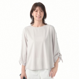 CARRIERE袖パール調ビジュー付エレガントカットソーブラウス