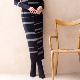 SPECCHIO シャトルプリーツフリーサイズ ロングタイトスカート