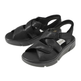 クロールバリエ 幅を調節できるクロスサンダル