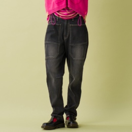 KiKKi バイオウォッシュ加工の立体ストレッチデニムパンツ