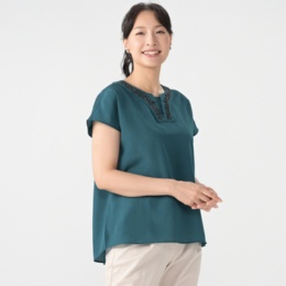 タカシマヤスタイルプリュ ビジュー刺しゅう入りブラウス