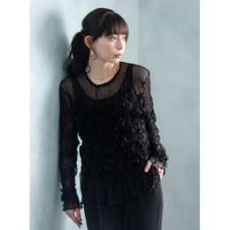 SPECCHIO Gプリーツフラワーモチーフブラウス