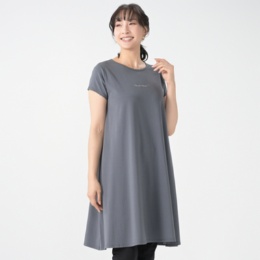 KidsAngel 刺繍ストーン付き半袖ワンピース