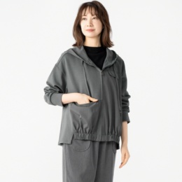 ModdedAnce 異素材切り替え裾ギャザーパーカー