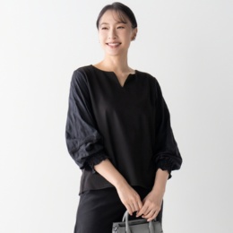 エニワイズ ピコレース袖の異素材キーネックプルオーバー