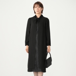 REGINAPORTE スカーフ付き洗えるレイヤード風ワンピース