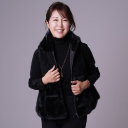 JEWEL MORRY’S フェイクファーフーディーベスト