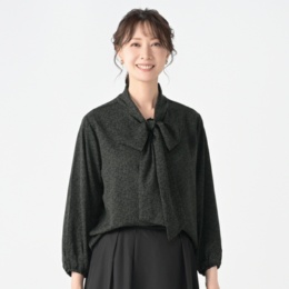 CARRIERE 華やかプリントボウタイブラウス