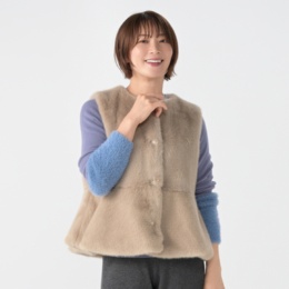 Pixie Heart ビジューボタン付フェイクファーベスト