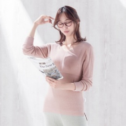 attaca カップ取外し可能Vネックプルオーバー