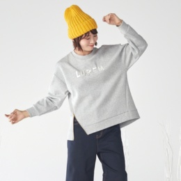 LUREM パール調刺繍ダンボールニットプルオーバー