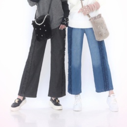 &LOVE サイドふりるの裏フリースデニムパンツ