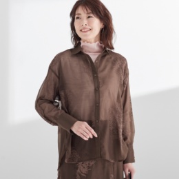 MERCI GRACE フラワーコード刺繍リッチなシアーシャツ