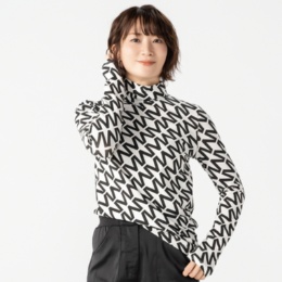 MASAGO プリントハイネックプルオーバー