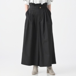 YukaKoshino ウエストフリルのタックワイドパンツ