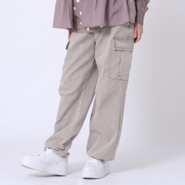 KiKKi 立体的なシルエットストレッチデニムカーゴパンツ