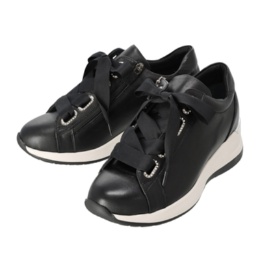 ビューフォート ふわ軽リボンシューレースレザースニーカー