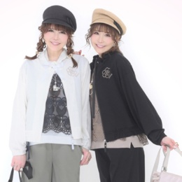 &LOVE LOVEカメリア刺繍パーカー