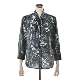 ナラカミーチェ サテン幾何プリントボウタイ七分袖ブラウス