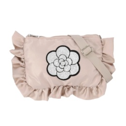 &LOVE カメリアスパンコールふりるポシェット