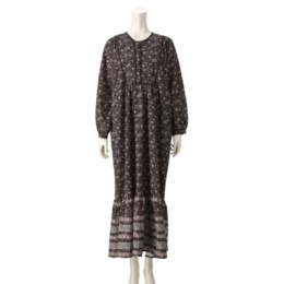 &LOVE 華やぎをまとうフラワーパネル柄ワンピース