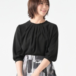 Beauty Fit 衿タックデザインプルオーバー