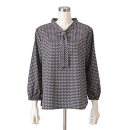 Beauty Fit ボウタイプリントブラウス