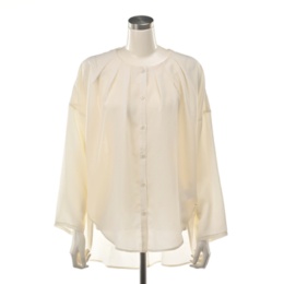 KawaiOkada シフォン素材のタックブラウス