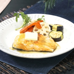  目利きが選んだ 紅鮭切身藻塩入り 420g×4