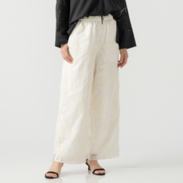 UNFILO ボタニカルエンブロイダリーパンツ