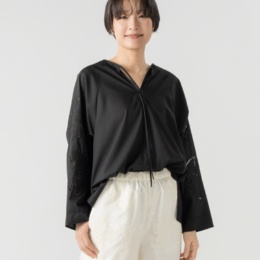 UNFILO エンブロイダリーブラウス