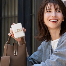  [+grace] シュリンクレザーバイカラーウォレット