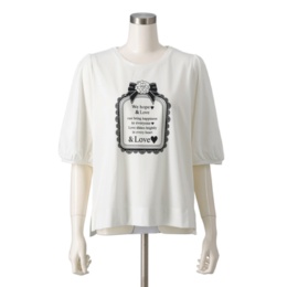 &LOVE ぽわん袖のLOVEメッセージトップス