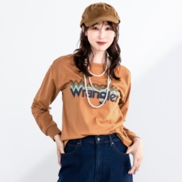 Wrangler かすれ調ロゴプリント長袖Tシャツ