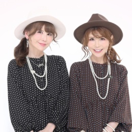 &LOVE パールビジューの華やかカメリアネックレス