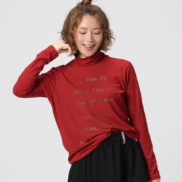  PERSONS テレコラインストーンロゴハイネックトップス