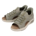 カーキ
