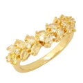 イエロー
