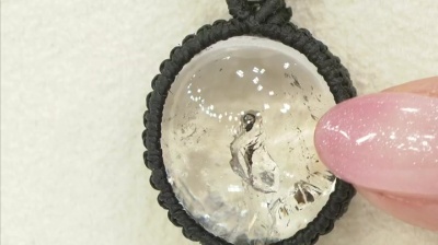 翡翠　(牡丹、喜鵲きじゃく) マクラメ　ネックレス Day and Night (Shizuku Silver) ネックレス – マザーハウス